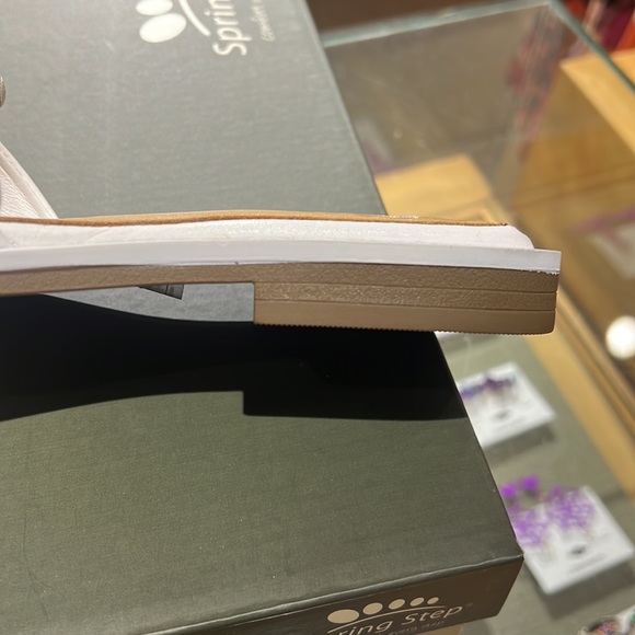 Spring Step Dominique - Picture 5 of 5